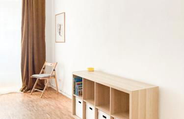 Sunny Renovated Ground-Floor Apartment in Neukölln - Foto 2