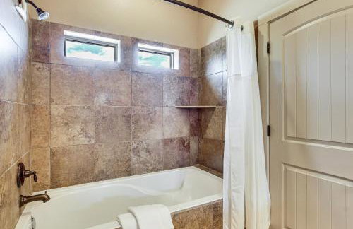 Private Beach Access! Luxe 7BR Bear Lake Cabin - Foto 20