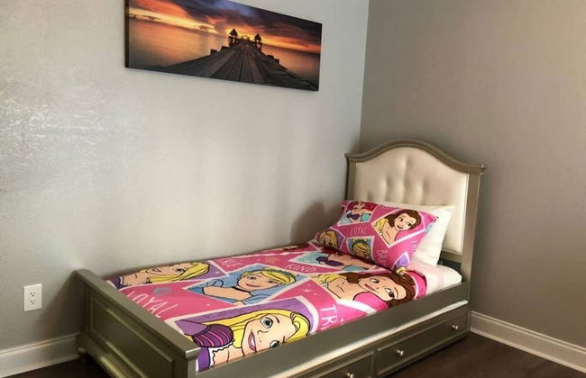 6151 Sandcrest · Next to Universal. Pool Sleep 9. Walk to Park - Photo 4