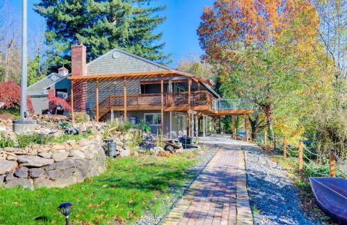 Tranquil Riverfront Retreat - Foto 69