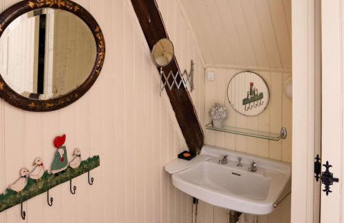 Beautiful Castle in Le Veurdre with Private Pool - Foto 35