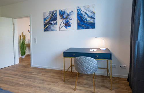 Skipper's Deck - Stilvoll und zentral nahe Hafen und Deich, inkl Parken, 2 Arbeitsplätze, Wlan, voll ausgestattete Küche - Foto 6