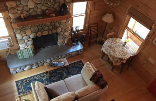 Apple Valley Cabin - Photo 11