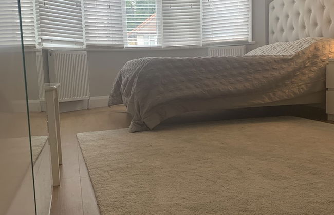 Immaculate 4 Bedroom House, Near Central London - Foto 5