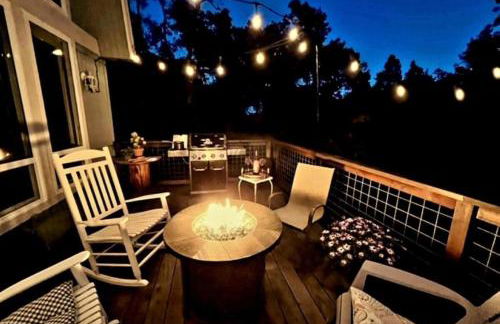 Forest Home with Deck, EV Station, King Beds - Foto 13