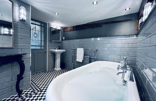 The Foremans House, With Hot Tub, A luxurious Historical pre 16th Century Grade II Listed House, location Essex in a picturesque Village, Country Pub In walking Distance - Foto 29