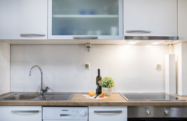 2 Bedroom Apt. in the Business Zone- Free Parking - Photo 9