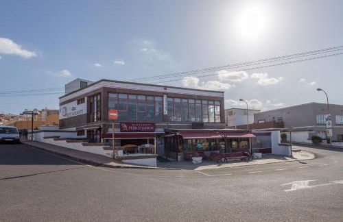 Sea Views Private Terrace 2BR House near the Beach - Foto 49