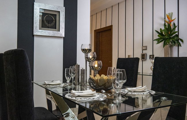 Oak Plaza Suites - Photo 20