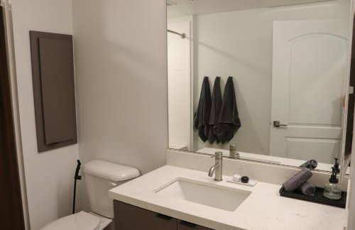 Bright & Cozy Getaway with Pool Free Parking 10 mins Disneyland - Foto 40