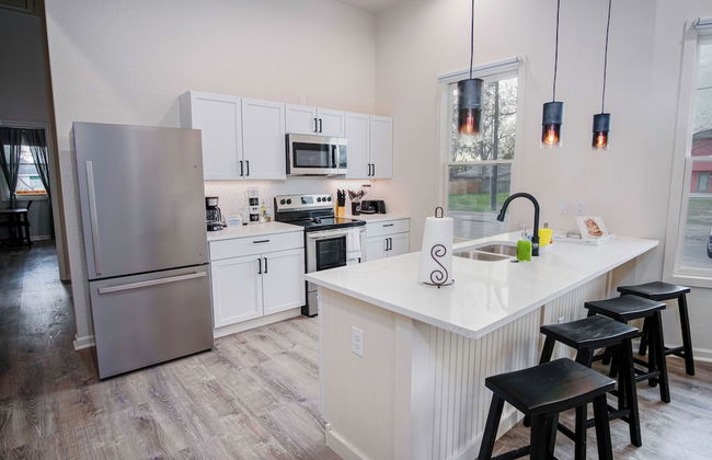 Magnificent 4BR Near Famous Riverwalk and Downtown - Foto 10