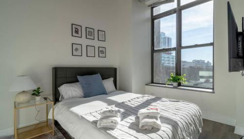 McCormick Place Beautiful 2BR Apartment with Optional Parking Sleeps up to 8 Near Soldier Field, Grant Park and Lakefront Trail - Foto 5