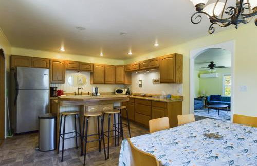 Daffodil Cottage in Downtown Packwood, WIFI, BBQ, Firepit, Smores - Foto 12