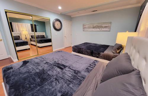 3 bedroom guest suite first floor unit with nice patio area right next to the MrC Hotel 10 minutes from Rodeo Drive Washer Dryer WIFI and more - Foto 21