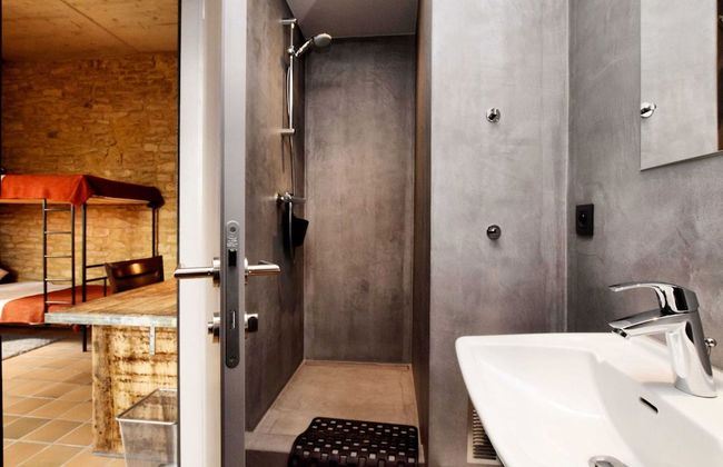 Group Villa With Pool & Sauna - Photo 18