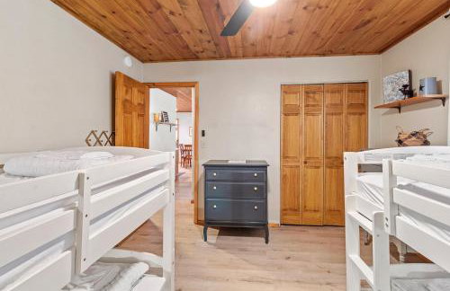 Cozy Cabin in Heber with a deck, fireplace and pet friendly - Foto 19