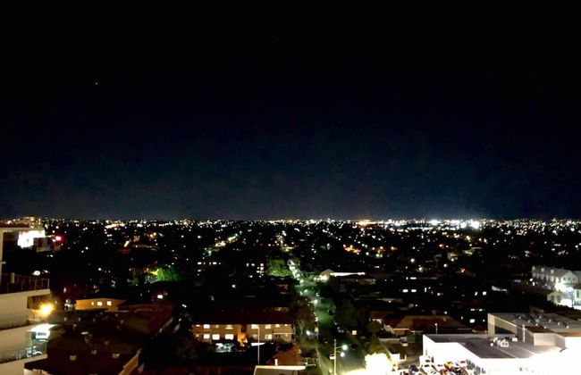 2 Bedroom High Rise Apartment - Foto 1