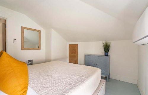 Stay Portland - 3BR - Sleeps 6 - Steps to NW 23rd - Fast WiFi - Foto 13