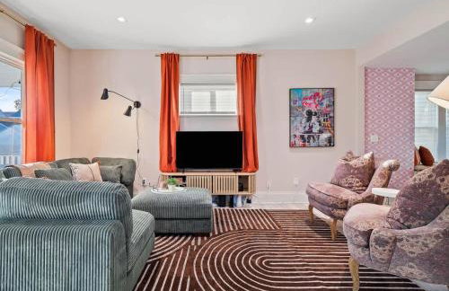 Cleveland Escape - Hot Tub - Karaoke Machine - Sleeps 12 - Foto 15