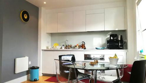 Bright & spacious Double Bedroom with EnSuite and Concierge! Paid parking available - Foto 2