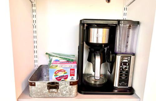 Upgraded, Stylish & Comfy 1 Bedroom/1 Bath Studio - Photo 7