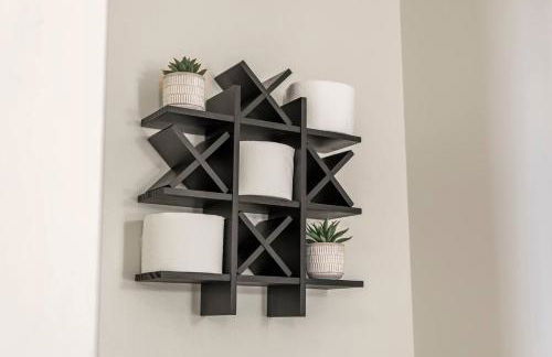 Beautiful Apt in Downtown W/ Pool | Parking - Foto 41