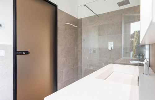 GuestHost- Exclusive Villa with Private Garden - Foto 27