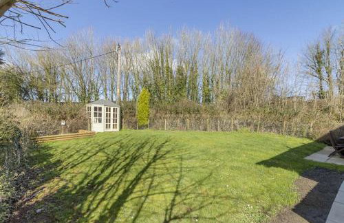 Stunning cottage with hot tub - Photo 36