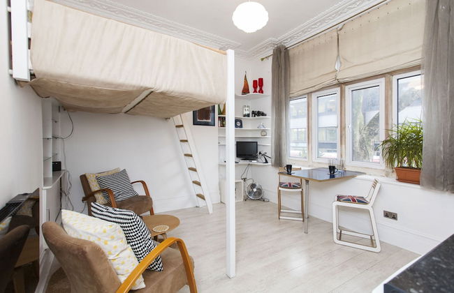 Leicester Square Atmosphere - Photo 10