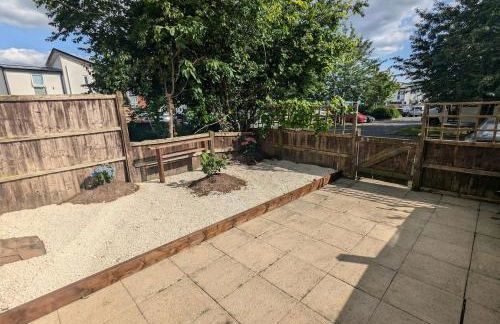 Cute 3 Bedroom House Near Etihad Stadium and CoOp arena with parking - Foto 10