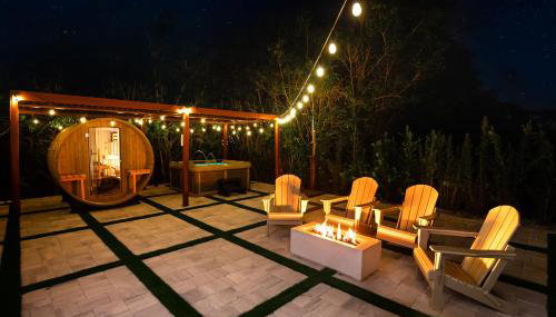 Velvet Bloom Bubbling Spa Retreat with Sauna & Jacuzzi - Foto 4