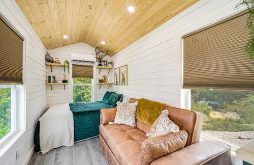 Secluded Lenoir Tiny Home with Private Hot Tub! - Foto 4