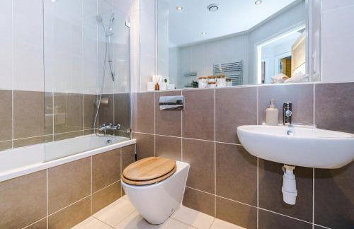 2 bed, 2 bath apartment in Roundhay - Foto 8