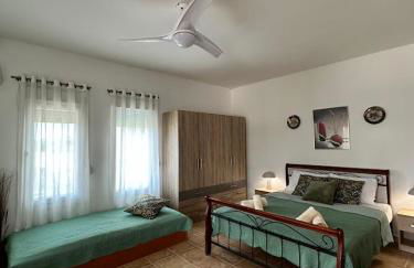 Comfortable Home - Photo 42