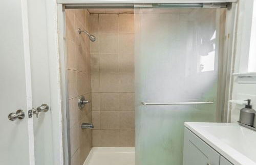 Bunk Room Walk 2 Train Shops - Foto 1