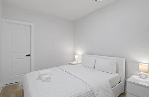 Elegant 2BR-2BA Spacious Escape with Rooftop Near NYC - Foto 15