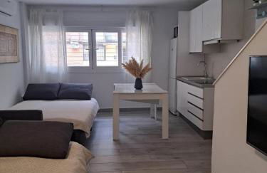 Cozy Apartment up to 6 Persons 3 min to Metro - Foto 17