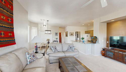 Bright 2nd floor Condo w mountain & valley views, shared pool hot tub gym - Foto 4