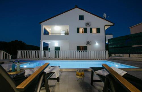 Villa Dagovi - Photo 1