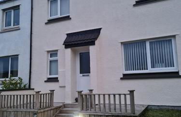 Modern 3 Bedroom Property centrally based - Foto 1