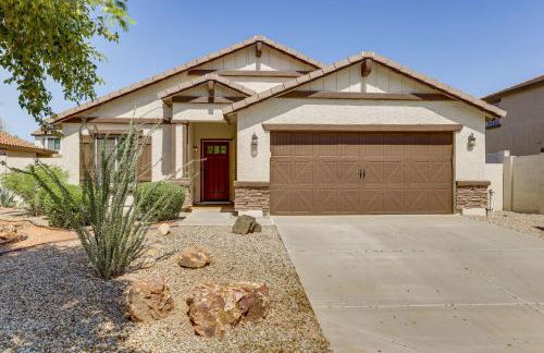 4 Mi to Luke AFB Family Home with Pool and Hot Tub - Foto 4