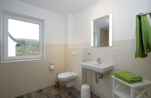 F-1037 Ferienhaus Neuendorf Haus Terrasse, Gartennutzung, Meerblick - Photo 14