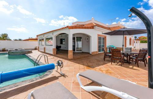 PRIMERA LUXURY HOUSE - Photo 9