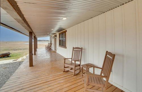 Porch and Fire Pit Ranch Retreat in Blue Ridge! - Foto 22