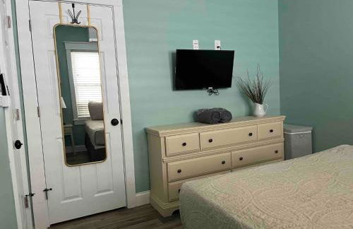 Bayside Bungalow-Updated Home Near the Bay & Beach - Foto 30