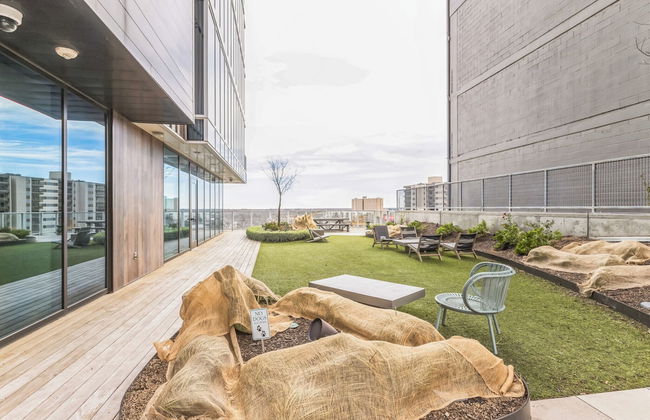 High Rise Luxury Condo With Lake & City Views - Foto 26