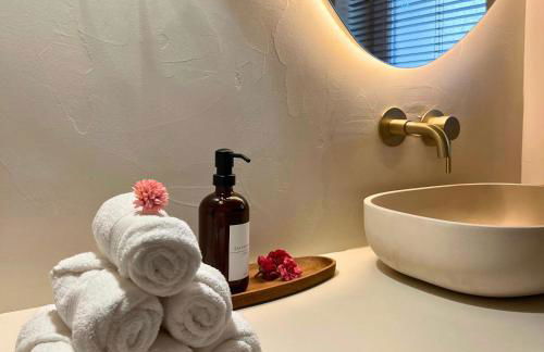 Casa Cinta - Sanctuaire Balinais avec Baignoire Balnéo et Cinéma Privé - Foto 16