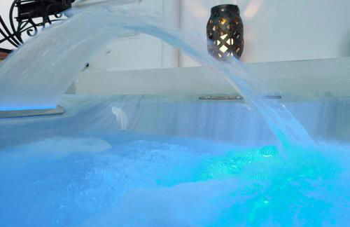 Mosaic Luxury Home - Photo 13