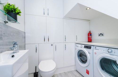 NEW! Incredible Home In Northwich By 53 Degrees Property, Perfect For Groups, FREE Parking! - Photo 23