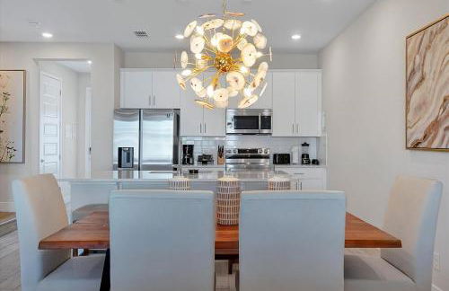 Cozy 3 Bedroom Townhouse Near Disney w/ Patio - Foto 16